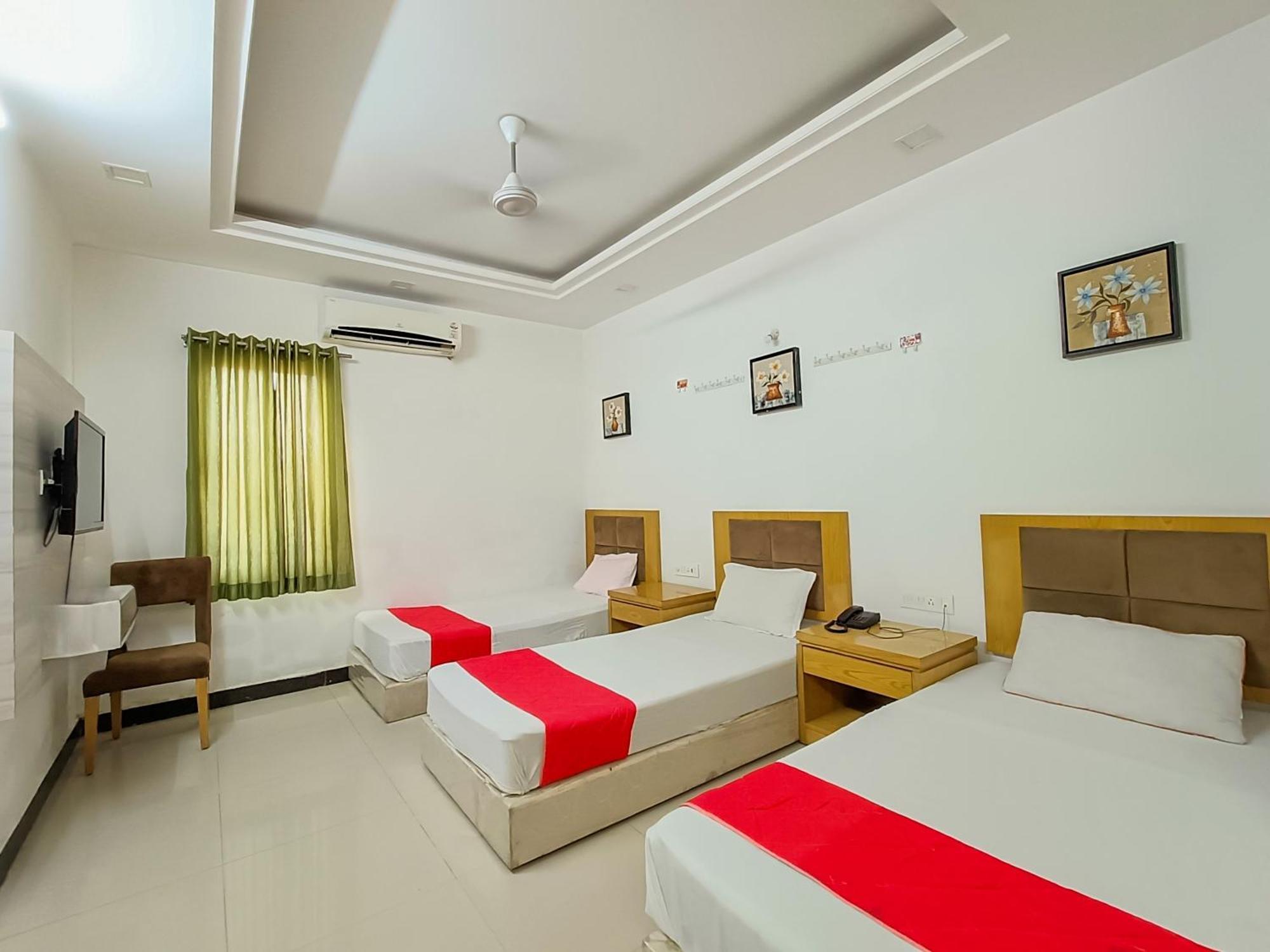 Stay Guru Usha Residency Bhuj Exteriör bild